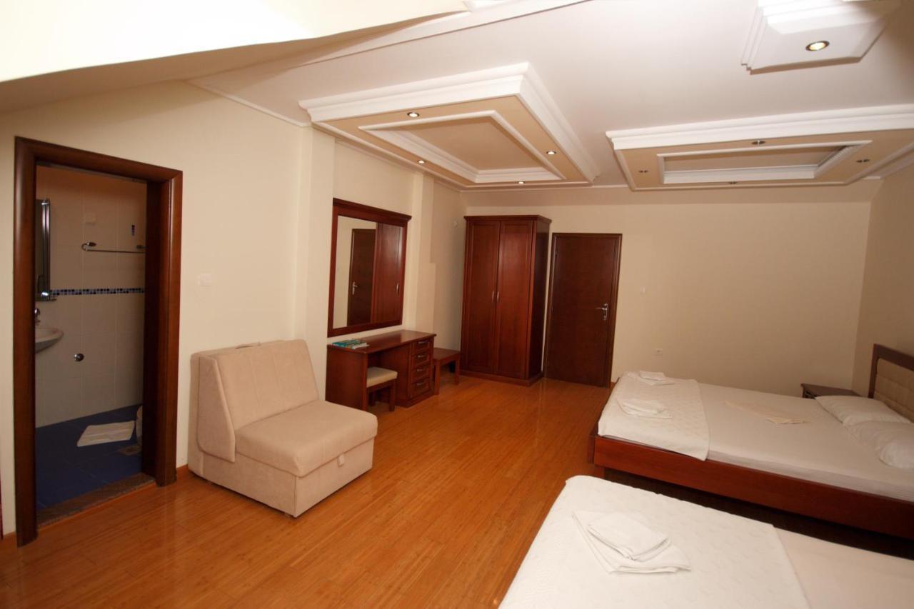 Hotel RR Herceg Novi Buitenkant foto