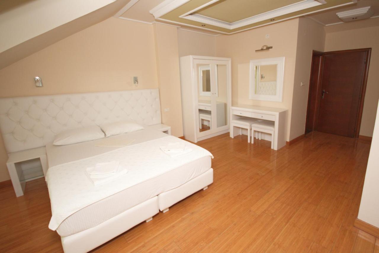 Hotel RR Herceg Novi Buitenkant foto