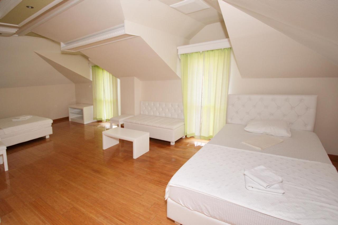 Hotel RR Herceg Novi Buitenkant foto