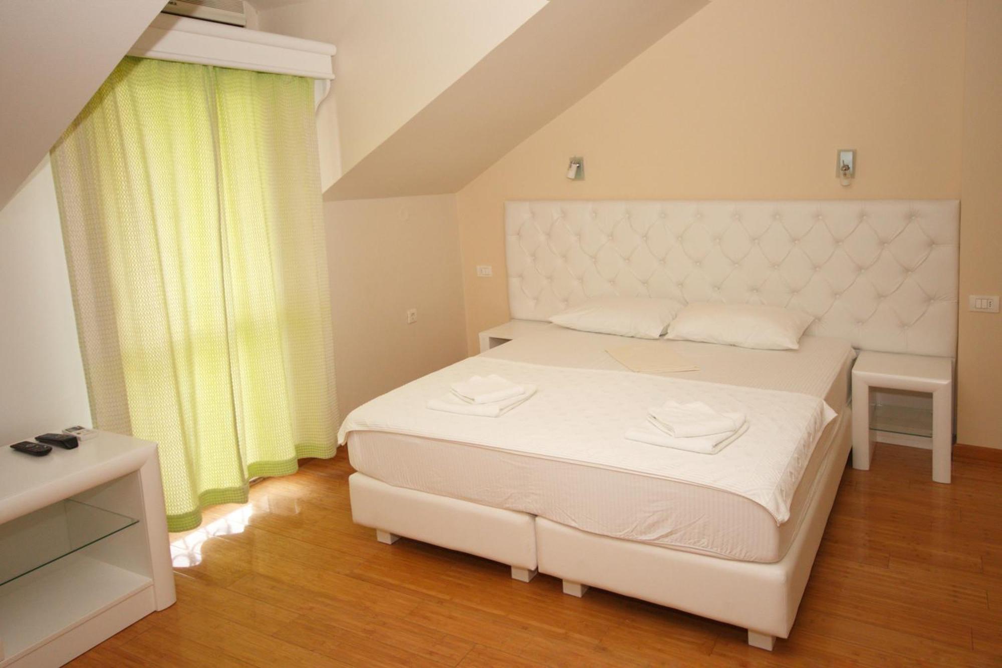 Hotel RR Herceg Novi Buitenkant foto