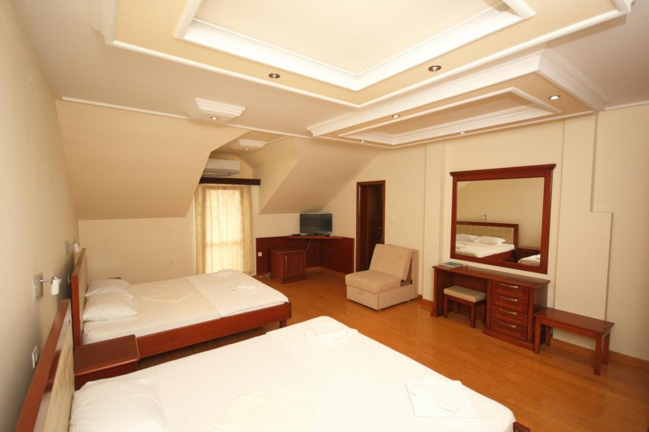 Hotel RR Herceg Novi Buitenkant foto