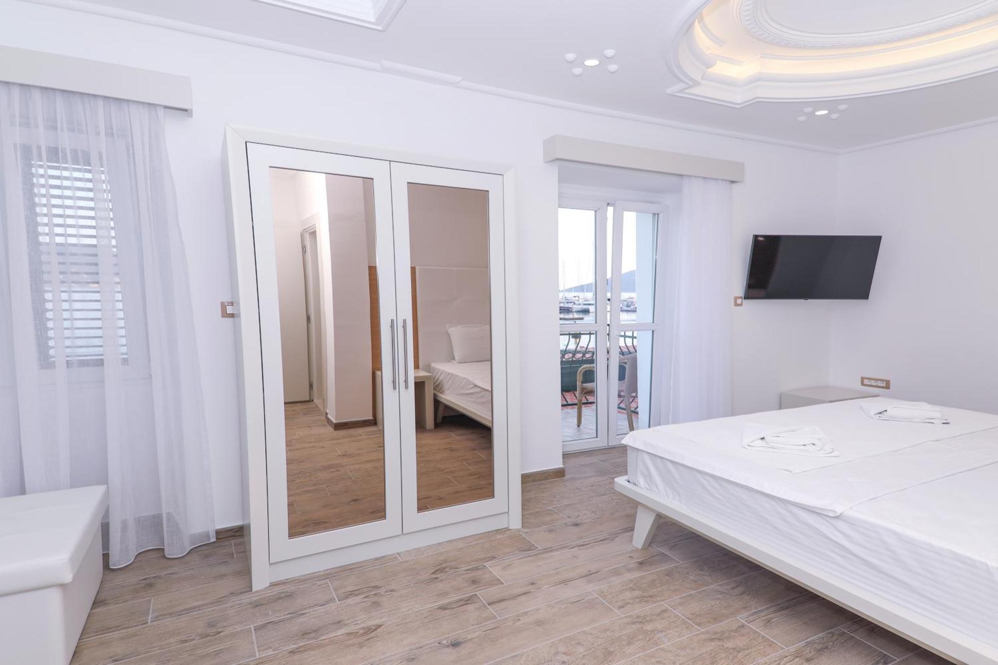 Hotel RR Herceg Novi Buitenkant foto