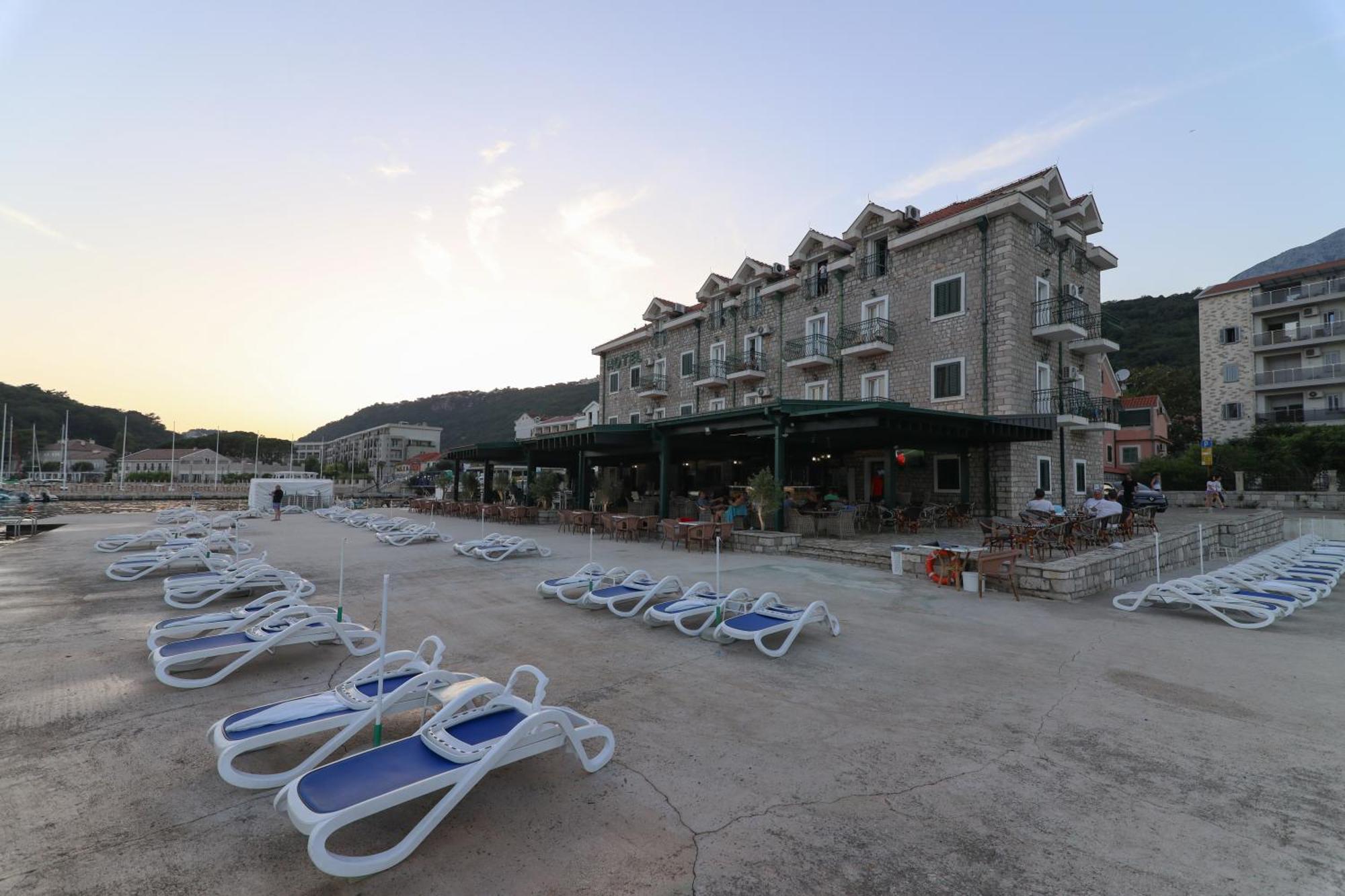 Hotel RR Herceg Novi Buitenkant foto