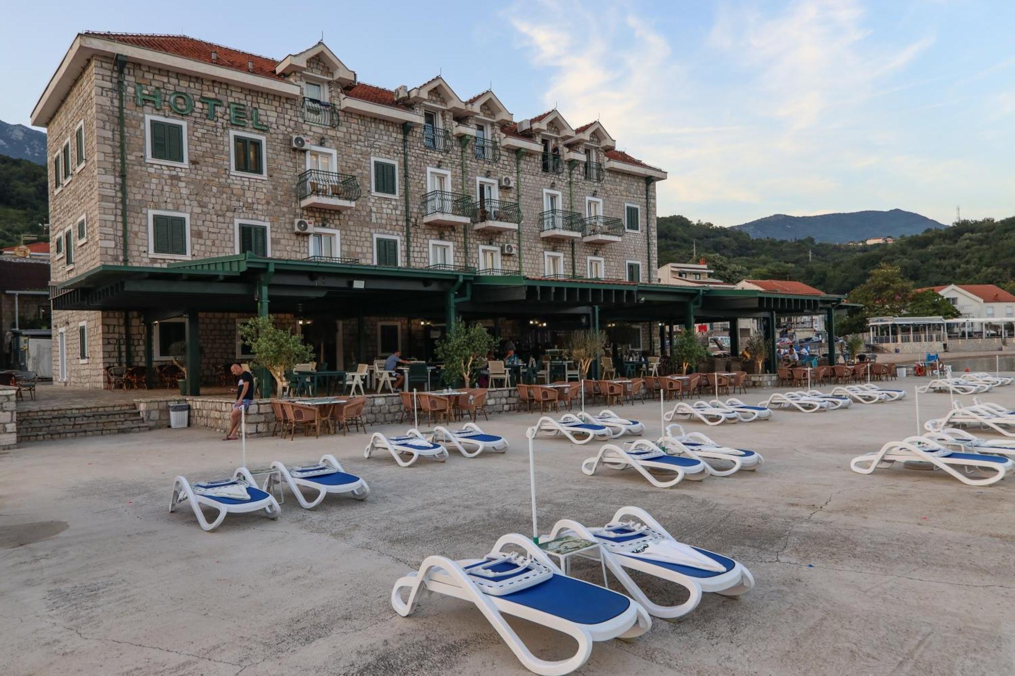 Hotel RR Herceg Novi Buitenkant foto