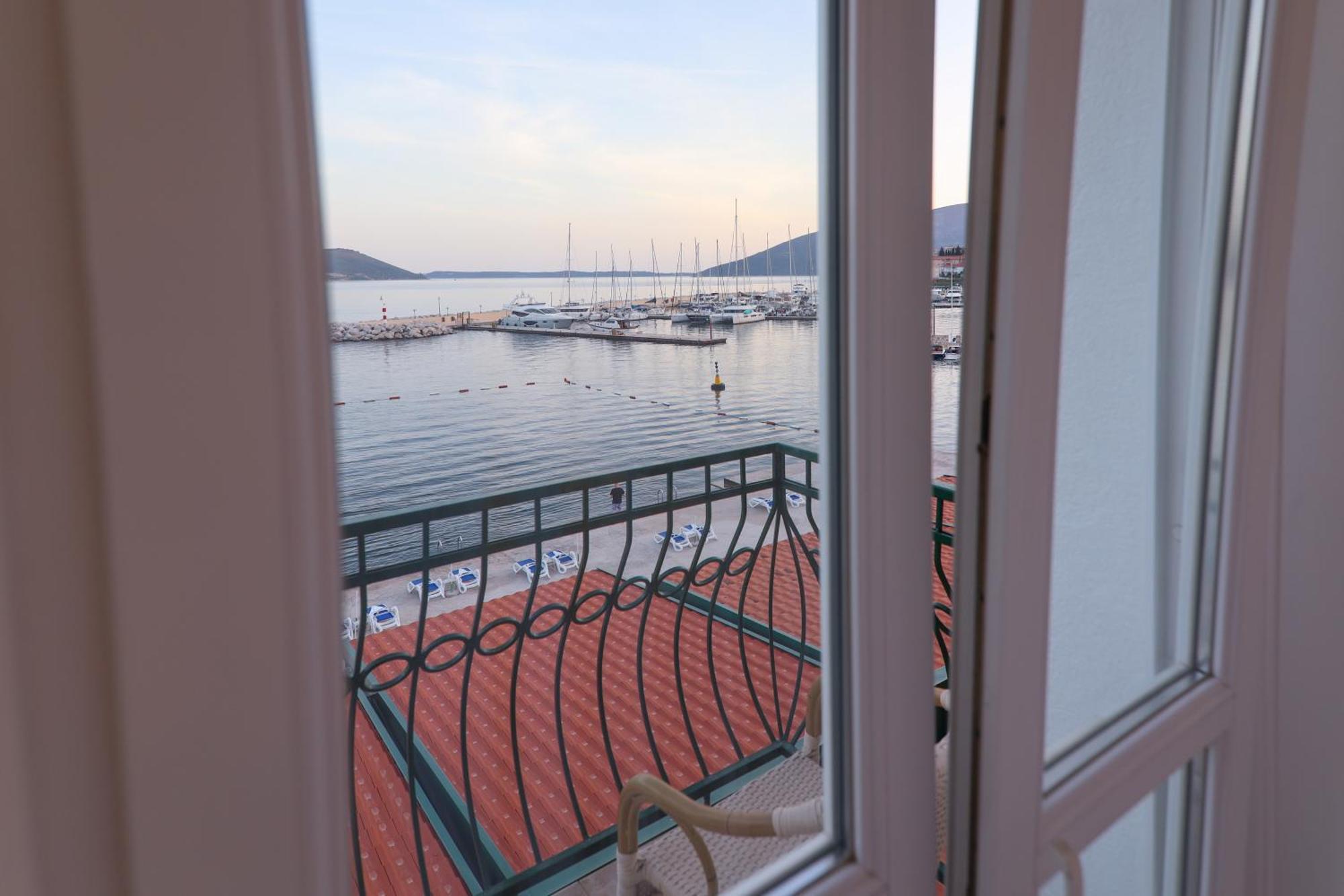 Hotel RR Herceg Novi Buitenkant foto