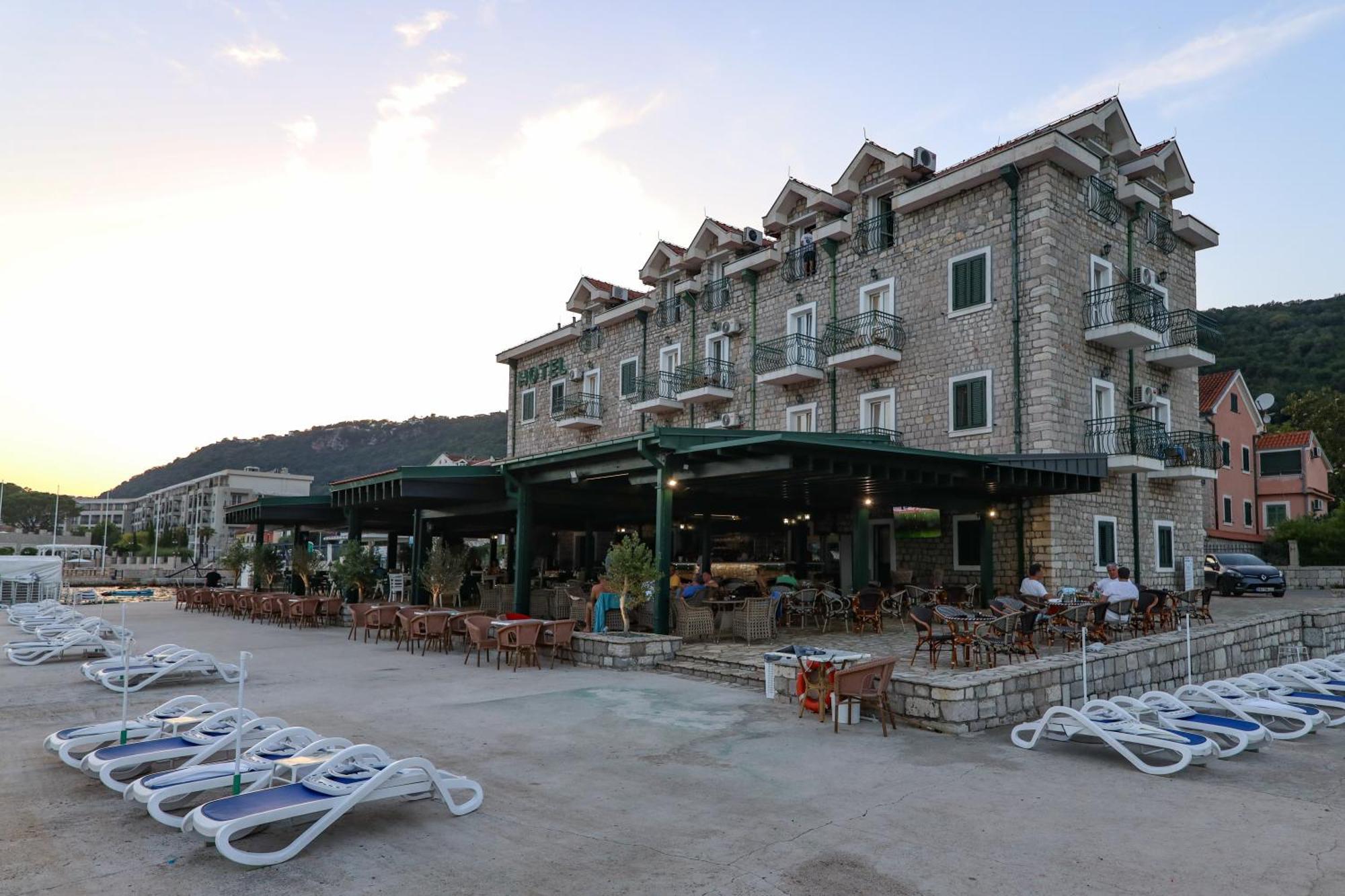 Hotel RR Herceg Novi Buitenkant foto