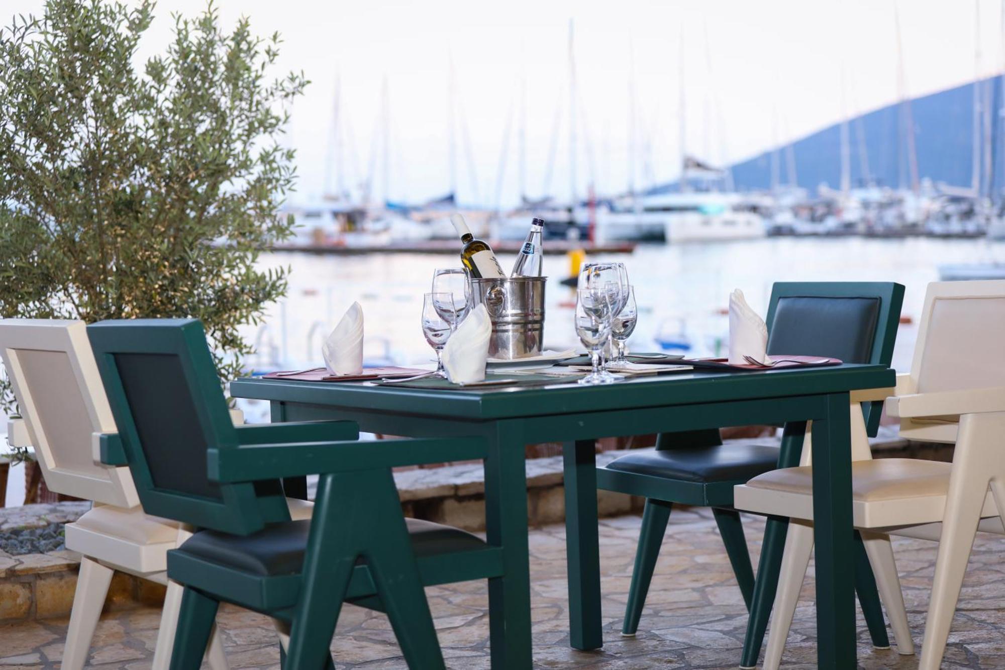 Hotel RR Herceg Novi Buitenkant foto